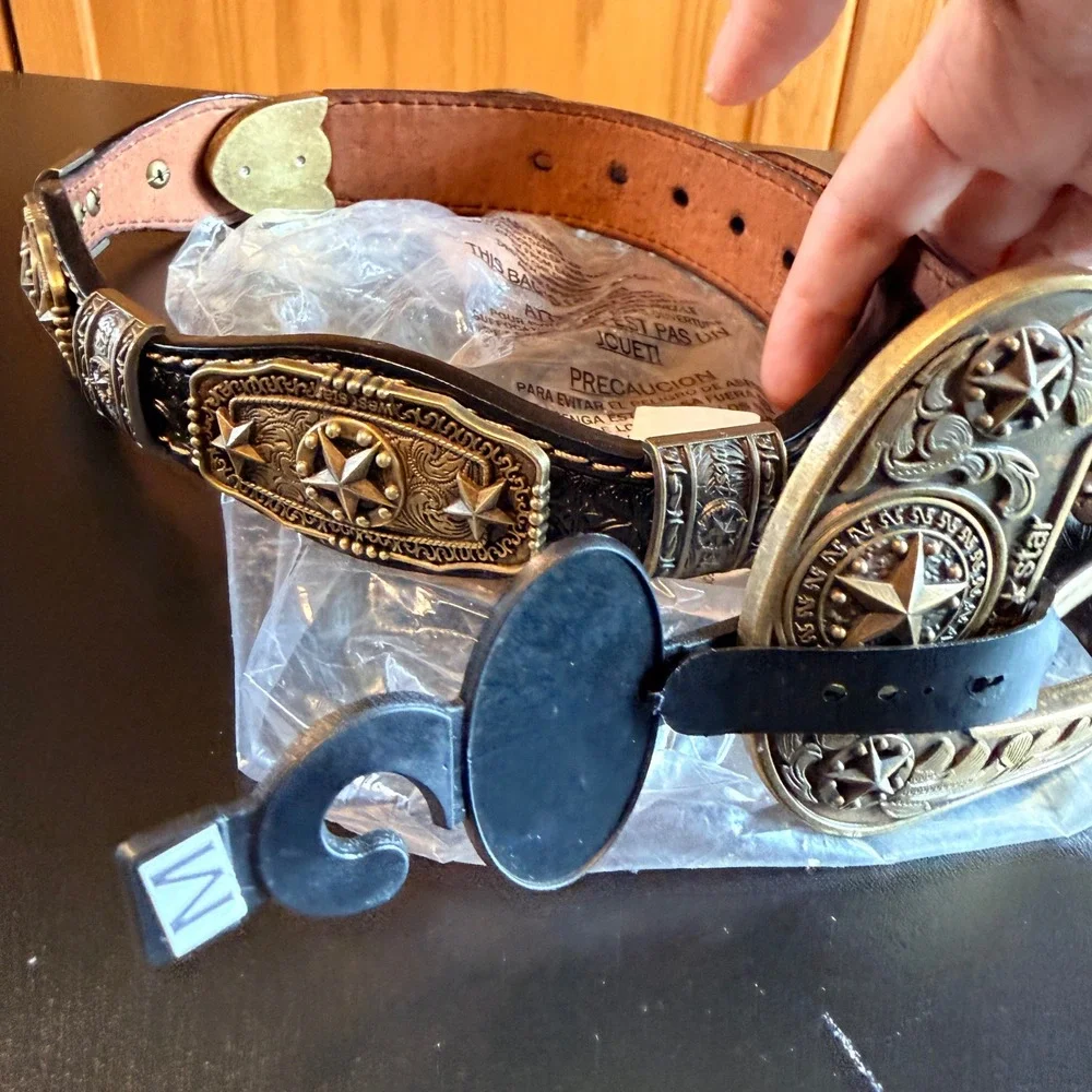 NEW West Star Texas Western Cowboy Genuine Leather Belt Black Gold Star Concho
